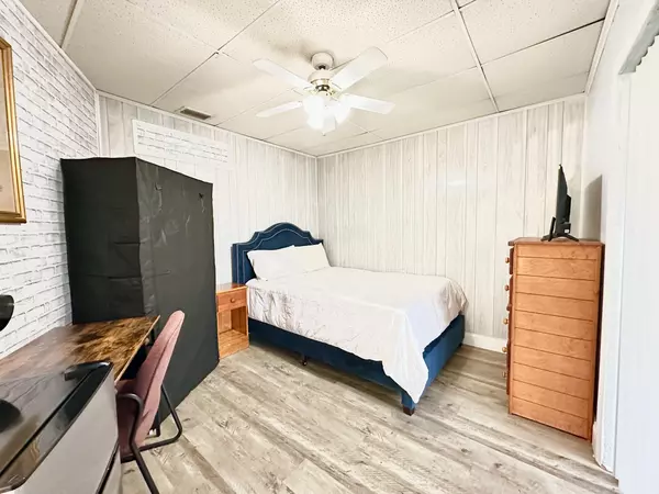 Coliving in Cedar Hills - Westside, Jacksonville
