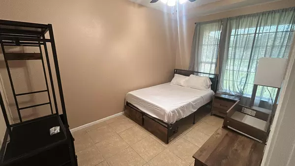 Coliving in Baytown - Se Houston, Houston