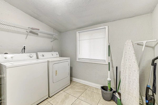 Coliving in Cedar Hills - Westside, Jacksonville