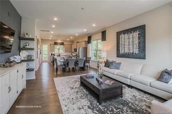 Coliving in Montclaire South - South Charlotte, Charlotte