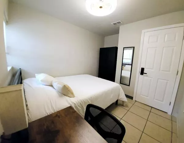 Coliving in Holden Heights - Central Orlando, Orlando