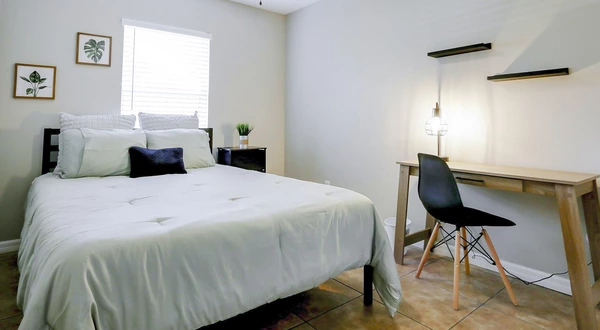 Coliving in Live Oaks Square - East Tampa, Tampa