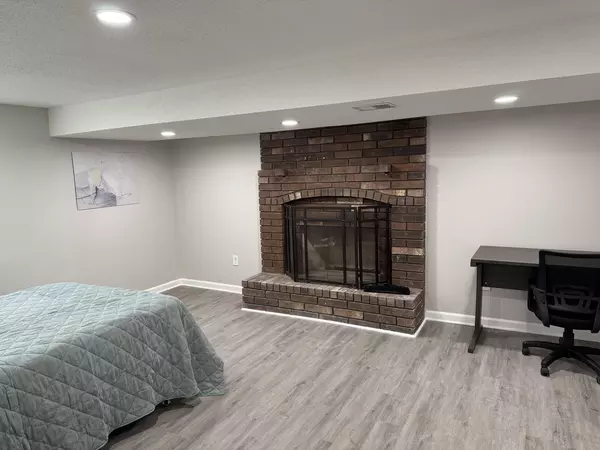 Coliving in Blue Springs - Outer KCMO, Kansas City