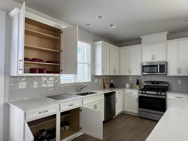 Coliving in University City North - North Charlotte, Charlotte