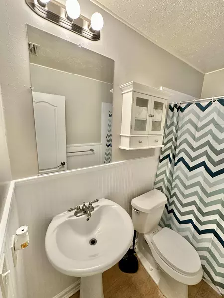 Coliving in Live Oaks Square - East Tampa, Tampa