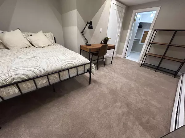 Coliving in Lakewood - Outer Denver, Denver