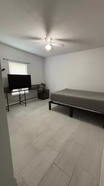 Coliving in Engelwood Park - East Orlando, Orlando