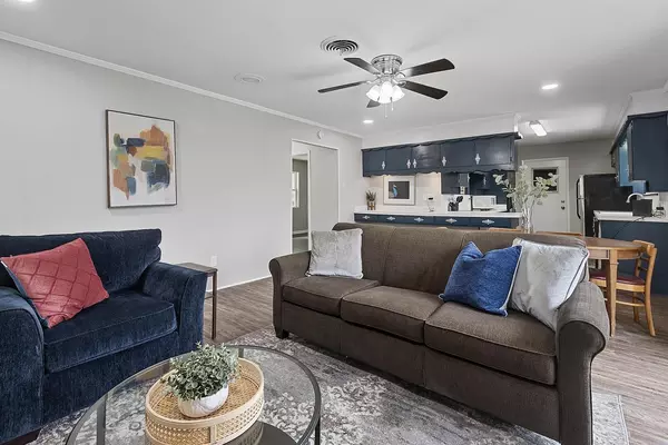 6 bedrooms apartment for rent in Benbrook - Forth Worth, Dallas
