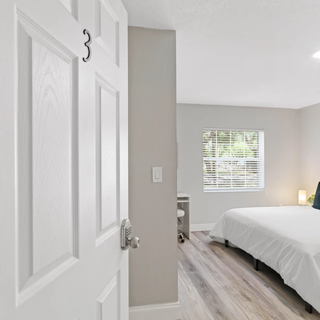 Coliving in Live Oaks Square - East Tampa, Tampa