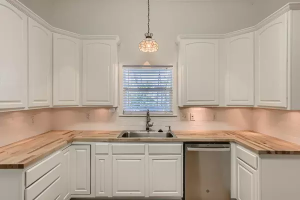 4 bedrooms apartment for rent in Roosevelt - Central SATX, San Antonio