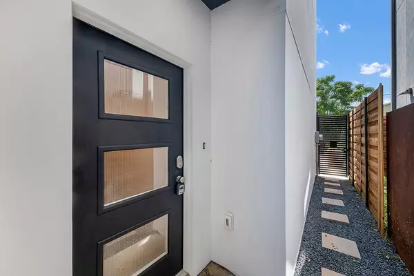 3 bedrooms apartment for rent in Old East Dallas - Ne Dallas, Dallas