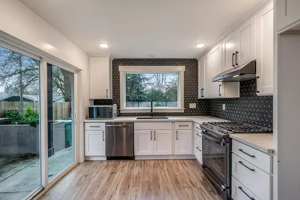 3 bedrooms apartment for rent in Portsmouth - North Portland, Portland