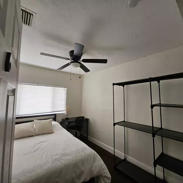 Coliving in Holden Heights - Central Orlando, Orlando