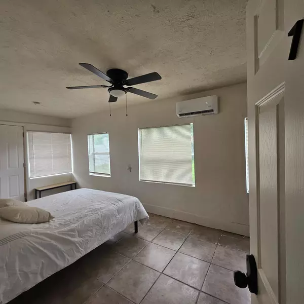 Coliving in Holden Heights - Central Orlando, Orlando