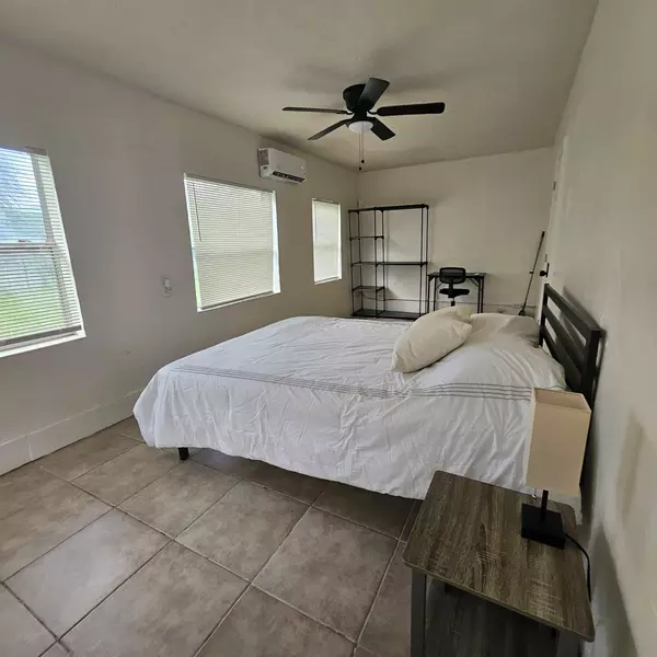 Coliving in Holden Heights - Central Orlando, Orlando