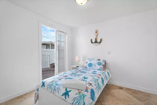 Coliving in Huntington Beach - Orange County, Los Angeles