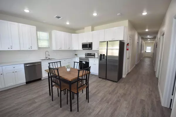 Coliving in Acres Home - Nw Houston, Houston