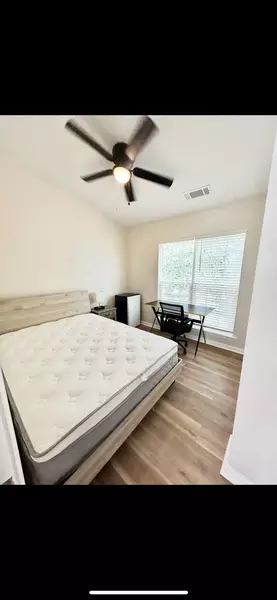 Coliving in College Downs - North Charlotte, Charlotte