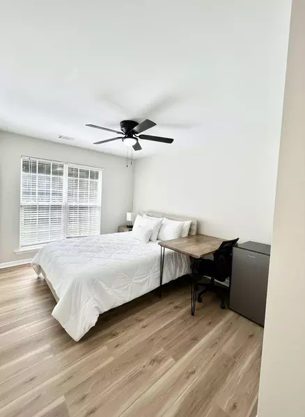 Coliving in College Downs - North Charlotte, Charlotte