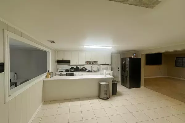 Coliving in Lake Forest - Northside, Jacksonville