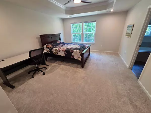 Coliving in Hope Valley - Durham, Raleigh