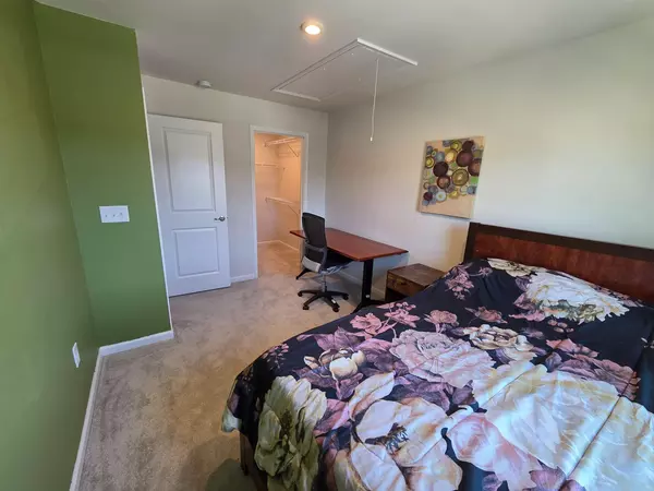 Coliving in Hope Valley - Durham, Raleigh