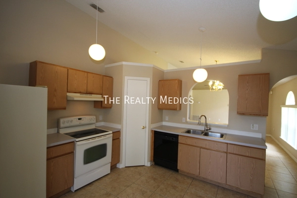 4 bedrooms apartment for rent in Vista East - East Orlando, Orlando