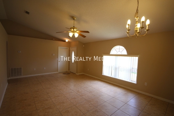 4 bedrooms apartment for rent in Vista East - East Orlando, Orlando