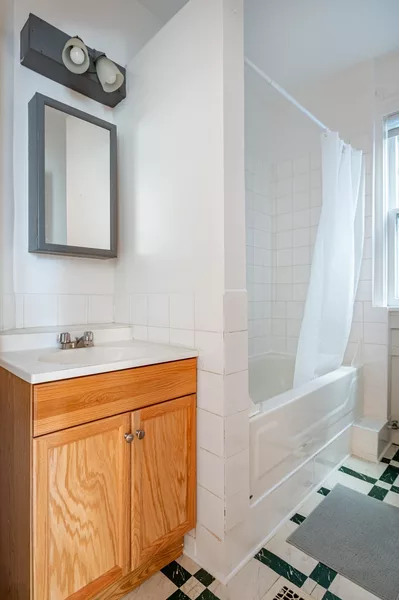 Coliving in Roscoe Village - North Side, Chicago