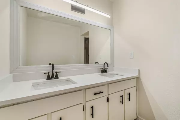 Coliving in Cocoa - Outer Orlando, Orlando