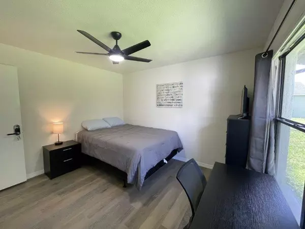 Coliving in Cocoa - Outer Orlando, Orlando