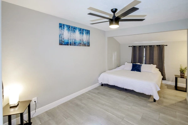 Coliving in Town 'n' Country - West Tampa, Tampa