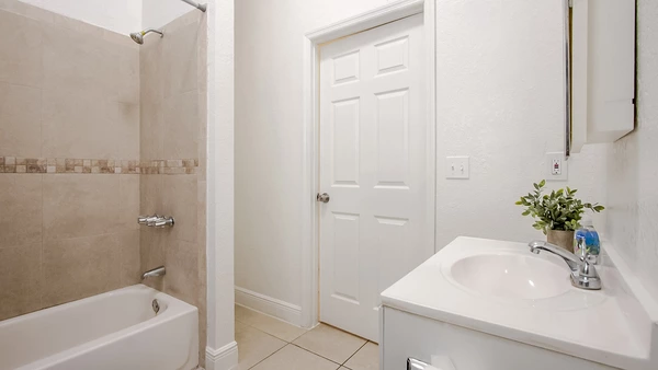 Coliving in Macfarlane Park - West Tampa, Tampa
