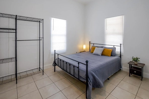 Coliving in Macfarlane Park - West Tampa, Tampa