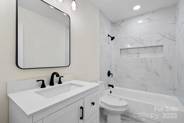 Coliving in Oakdale - North Charlotte, Charlotte