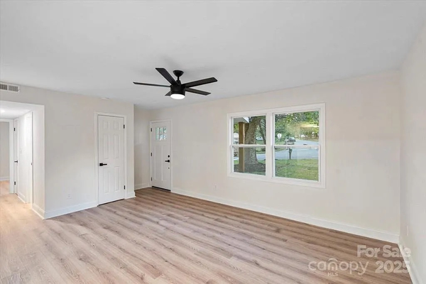 Coliving in Oakdale - North Charlotte, Charlotte