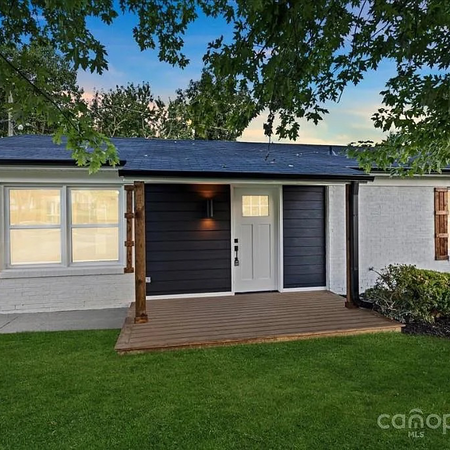 Coliving in Oakdale - North Charlotte, Charlotte