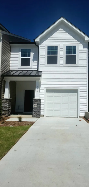 Coliving in Bryson Village - Outer Triangle, Raleigh