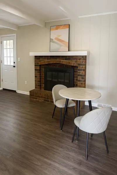 Coliving in Blue Springs - Outer KCMO, Kansas City