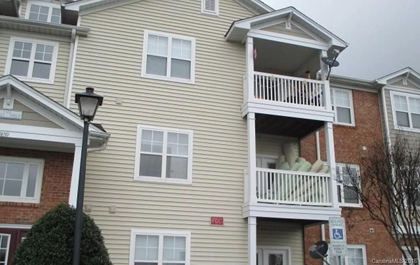 Coliving in University City North - North Charlotte, Charlotte