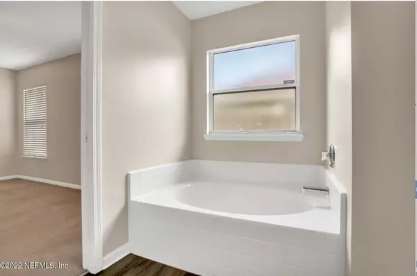 Coliving in Cedar Hills - Westside, Jacksonville