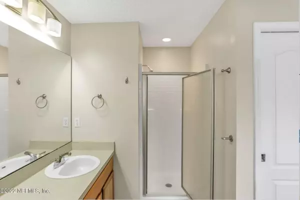 Coliving in Cedar Hills - Westside, Jacksonville