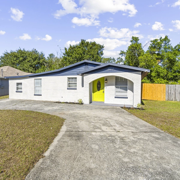 Coliving in Live Oaks Square - East Tampa, Tampa
