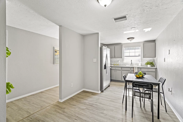 Coliving in Live Oaks Square - East Tampa, Tampa