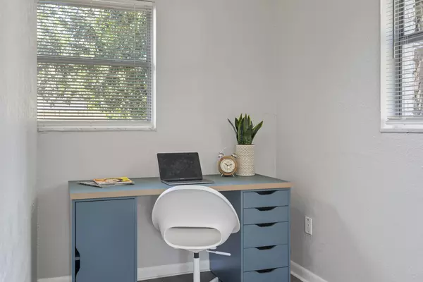 Coliving in Live Oaks Square - East Tampa, Tampa