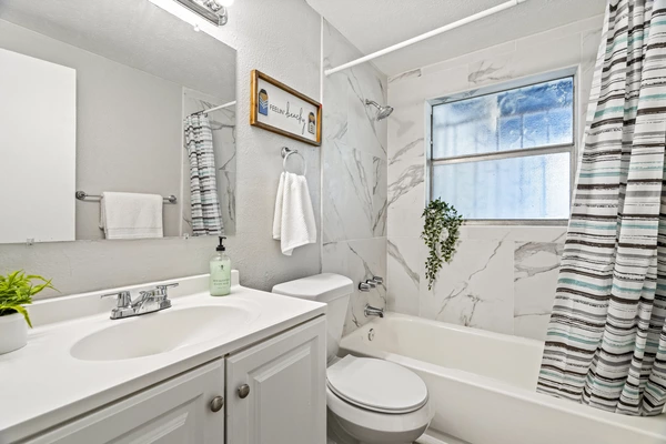 Coliving in Live Oaks Square - East Tampa, Tampa