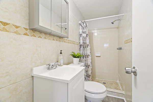 Coliving in Live Oaks Square - East Tampa, Tampa