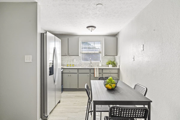 Coliving in Live Oaks Square - East Tampa, Tampa