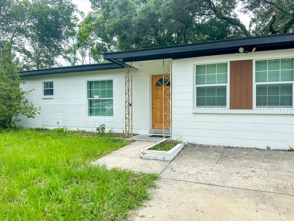 Coliving in Live Oaks Square - East Tampa, Tampa
