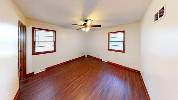 Coliving in Blue Springs - Outer KCMO, Kansas City